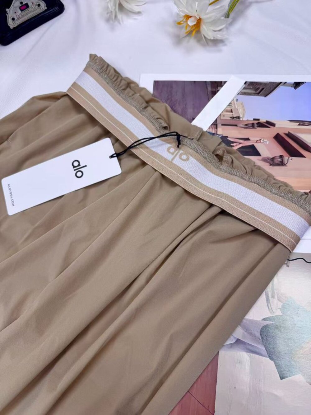 🍷Brand new ALO Yoga Women's Suit Up Trouser Gravel Color,Regular length 🤗 - Picture 6 of 7